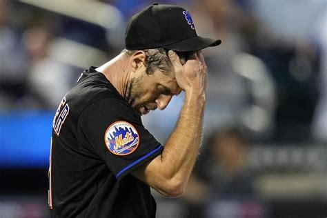 Rangers to acquire Scherzer from Mets in blockbuster from surprise AL West leaders, AP source says